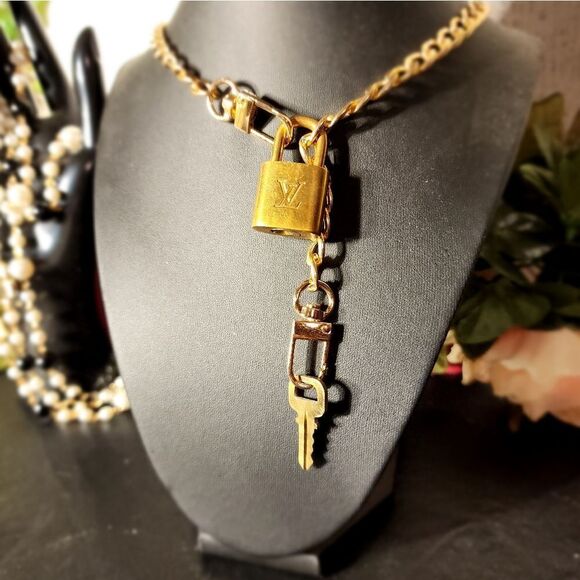 Authentic Louis Vuitton Lock and Key #300 - Picture 3 of 12